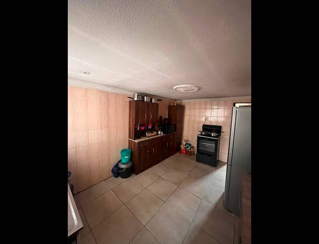 5 BEDROOM HOUSE FOR SALE IN INXIWENI